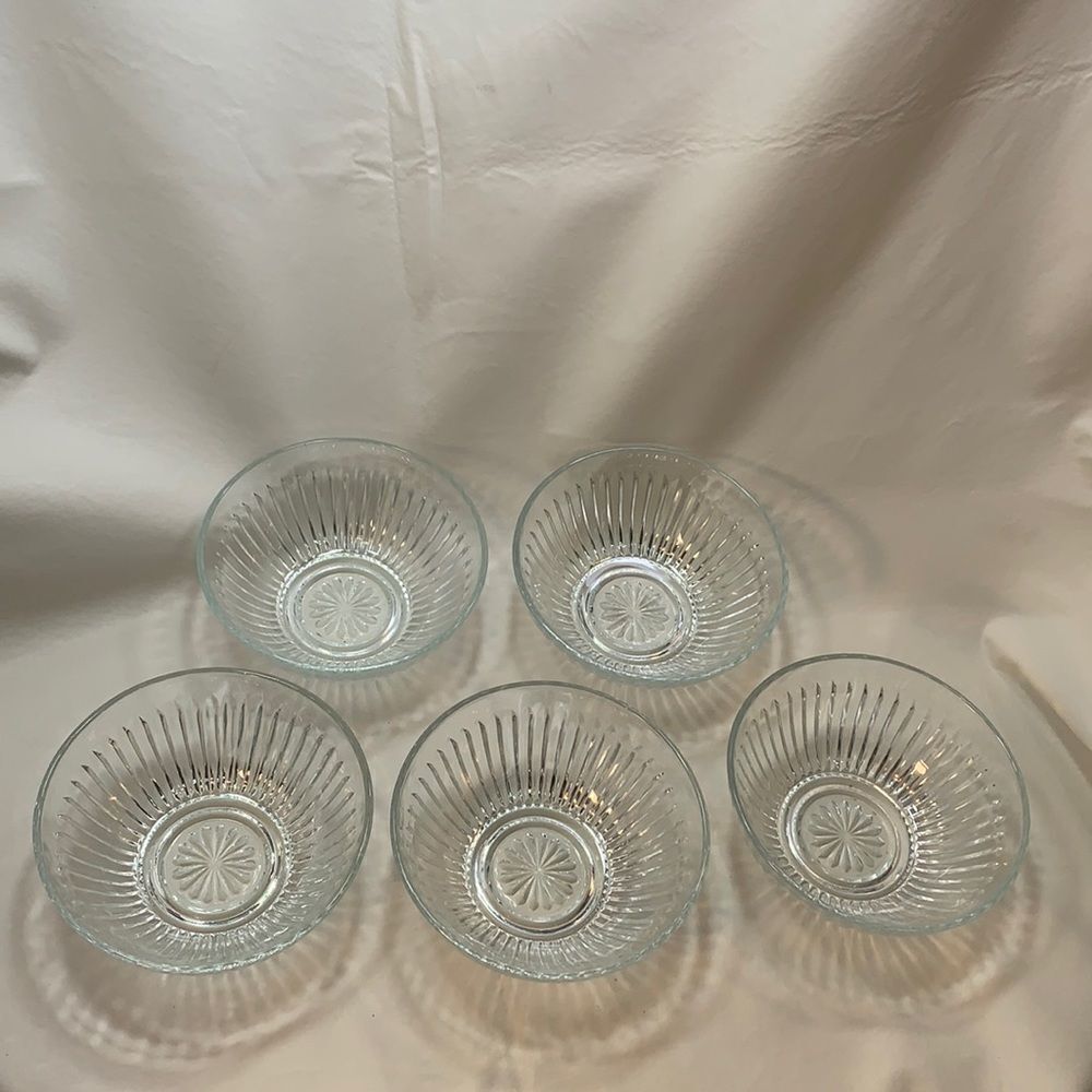 Gibson Everyday Set Of 5 Pressed Glass Bowls EUC